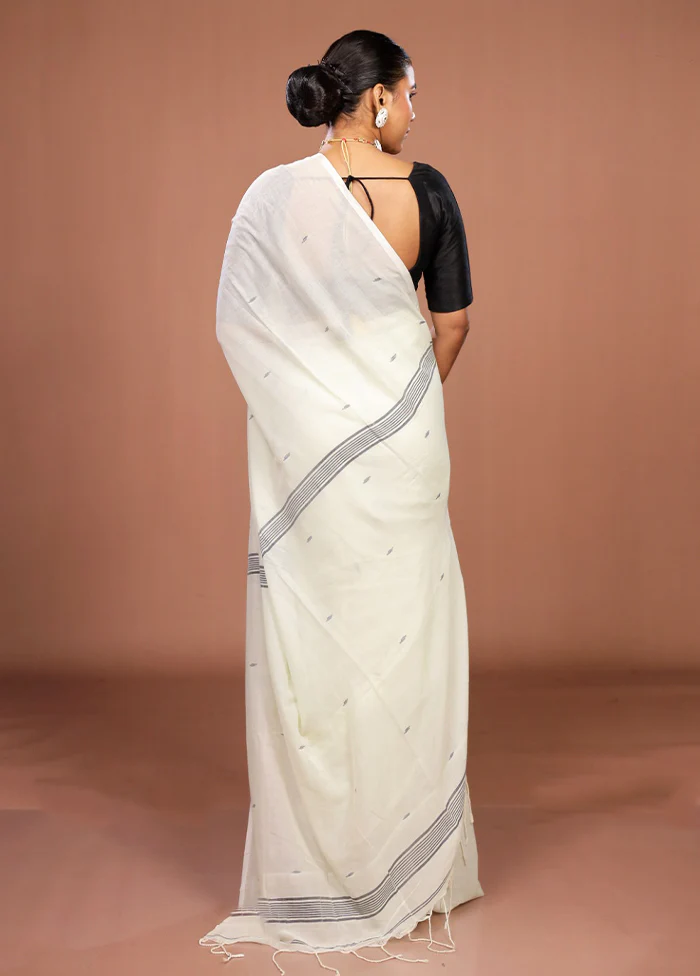 Cream Matka Silk Saree With Blouse Piece - Image 3