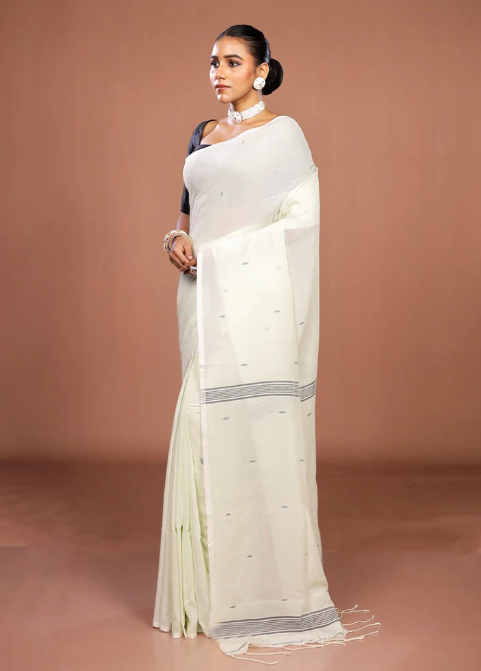 Cream Matka Silk Saree With Blouse Piece - Image 4