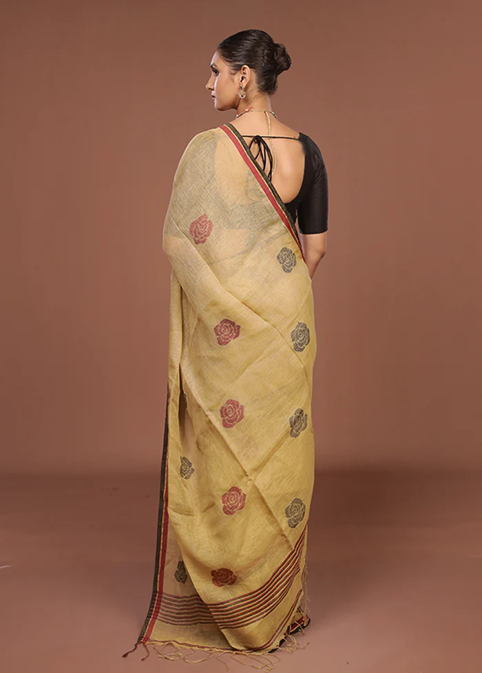 Cream Matka Silk Saree With Blouse Piece - Image 3