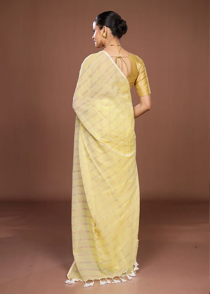 Cream Matka Silk Saree With Blouse Piece - Image 3