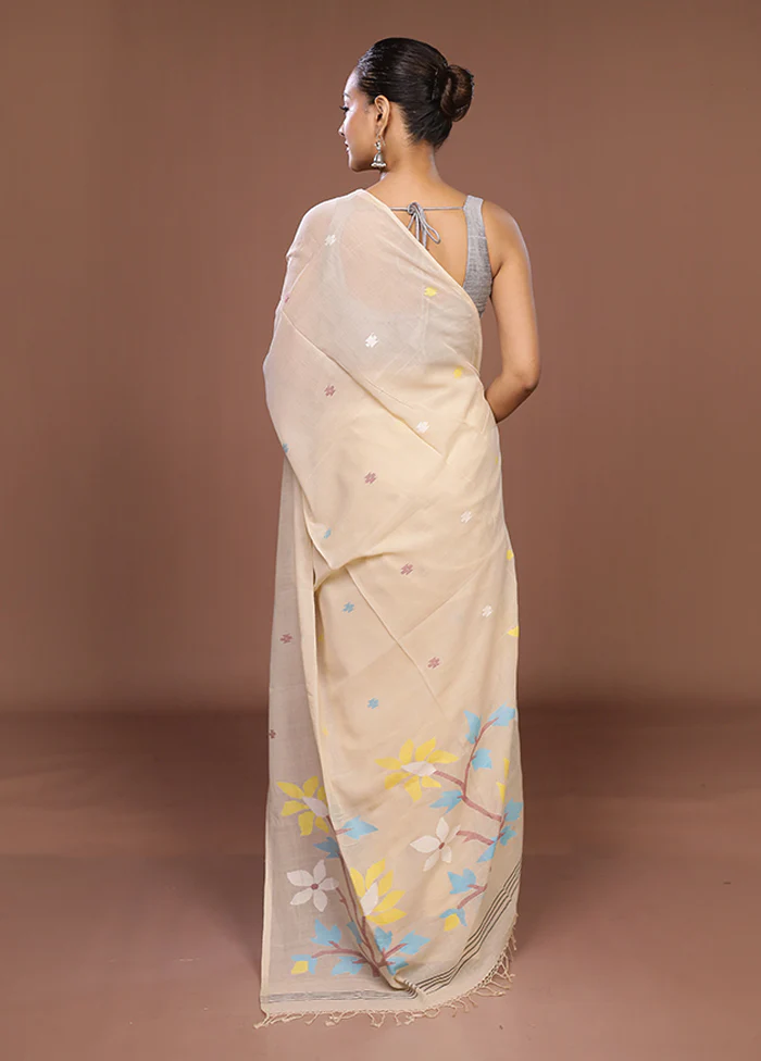 Cream Matka Silk Saree With Blouse Piece - Image 3