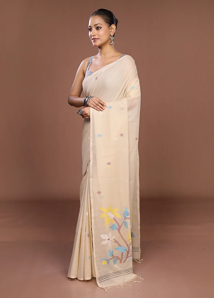 Cream Matka Silk Saree With Blouse Piece - Image 4