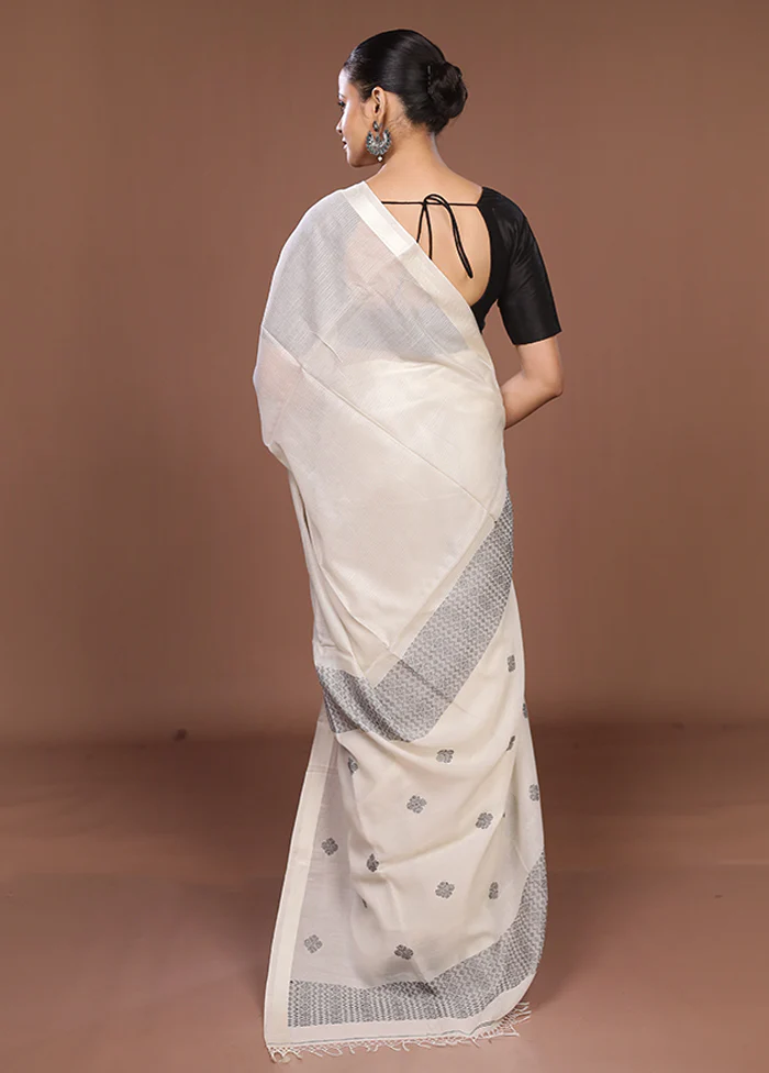 Cream Matka Silk Saree With Blouse Piece - Image 3