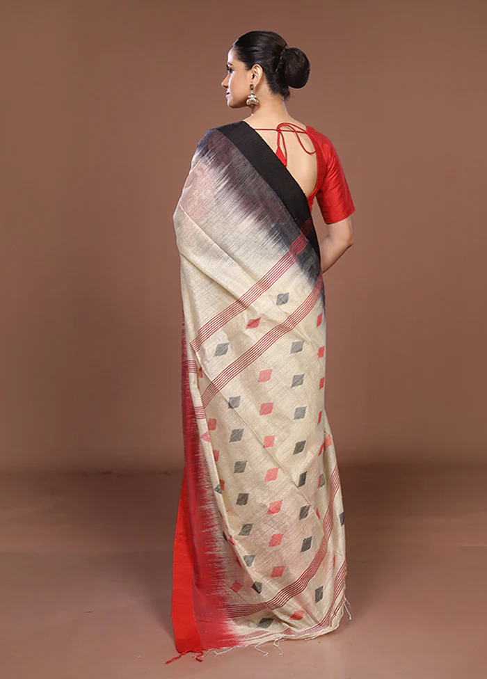 Cream Matka Silk Saree With Blouse Piece - Image 3