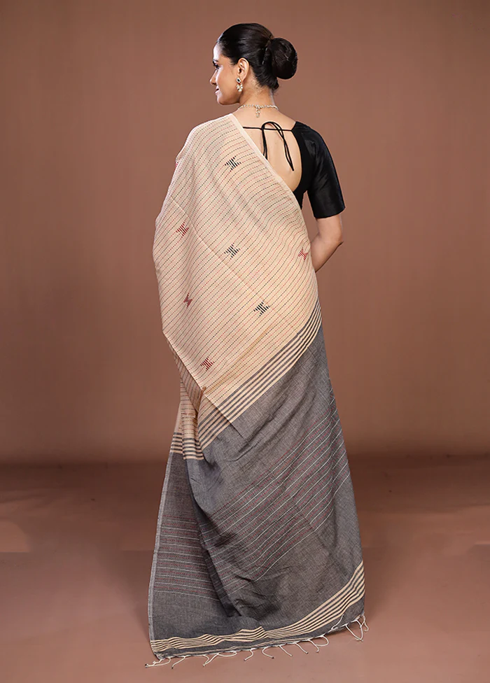 Cream Matka Silk Saree With Blouse Piece - Image 3