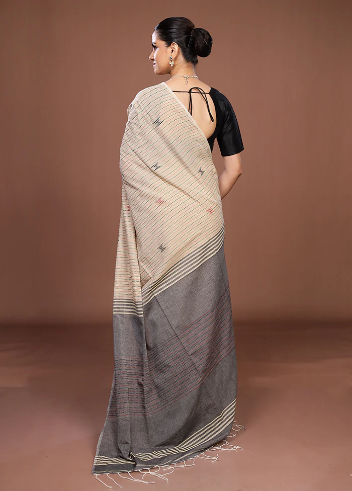Cream Matka Silk Saree With Blouse Piece - Image 3
