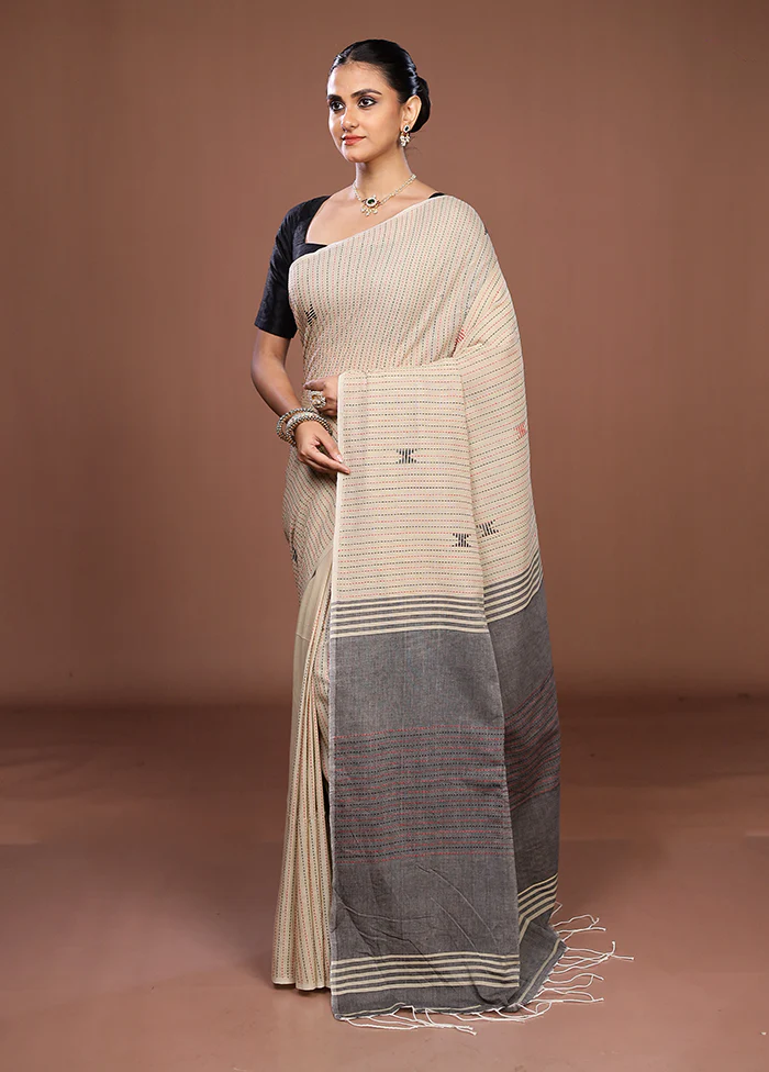 Cream Matka Silk Saree With Blouse Piece - Image 4
