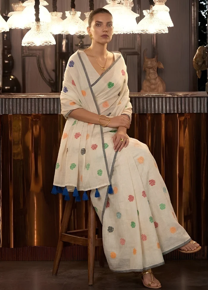 Cream Matka Silk Saree With Blouse Piece - Image 3
