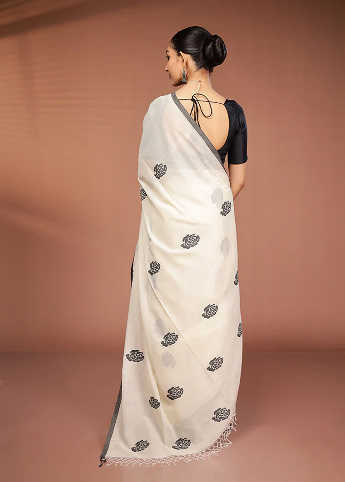 Cream Matka Silk Saree With Blouse Piece - Image 3