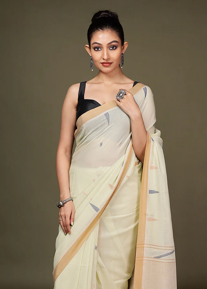 Cream Matka Silk Saree With Blouse Piece