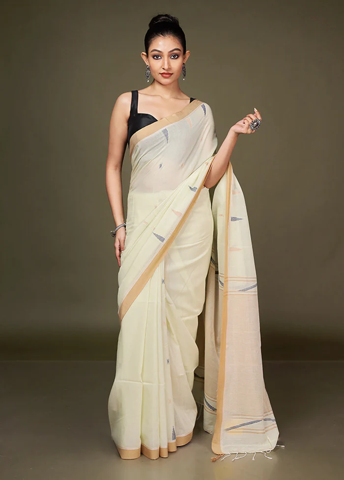 Cream Matka Silk Saree With Blouse Piece - Image 2