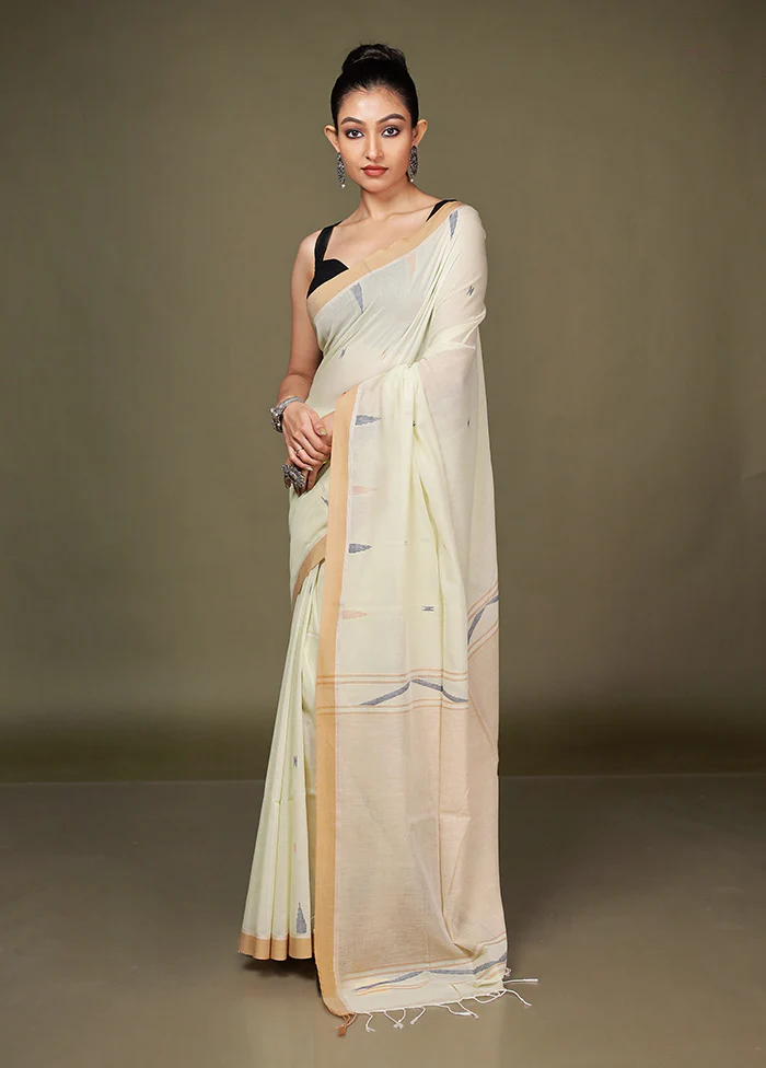 Cream Matka Silk Saree With Blouse Piece - Image 4