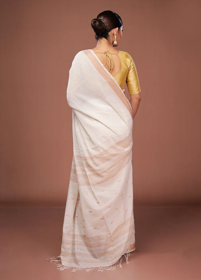 White Matka Silk Saree With Blouse Piece - Image 3