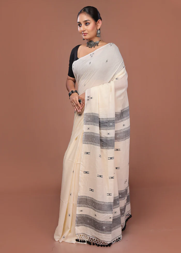Cream Matka Silk Saree With Blouse Piece - Image 4