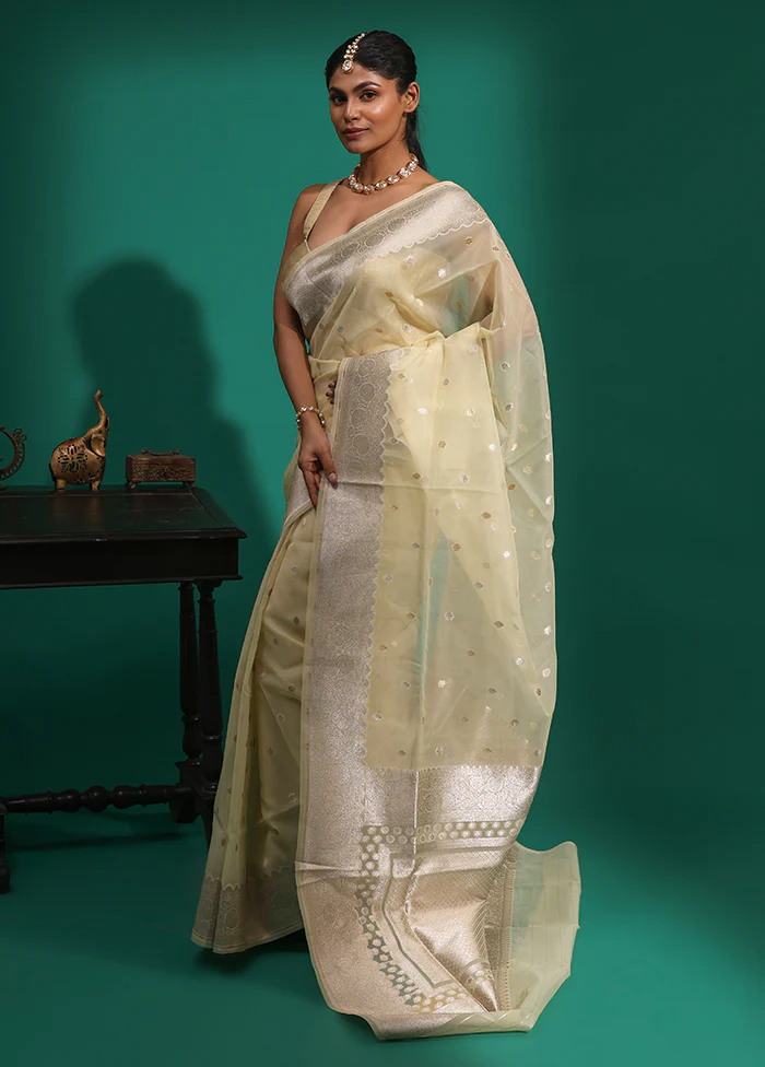 Cream Organza Saree With Blouse Piece - Image 4