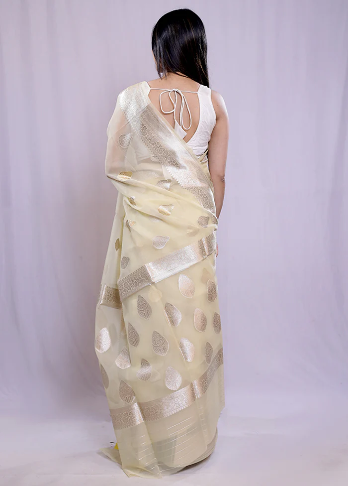 Cream Organza Saree With Blouse Piece - Image 4