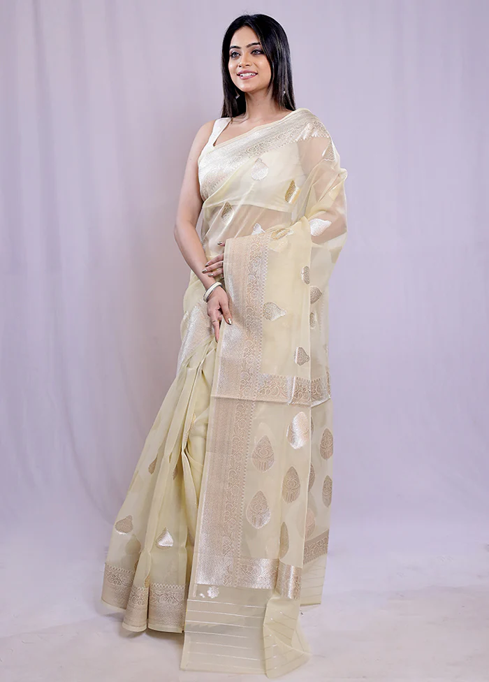 Cream Organza Saree With Blouse Piece - Image 5