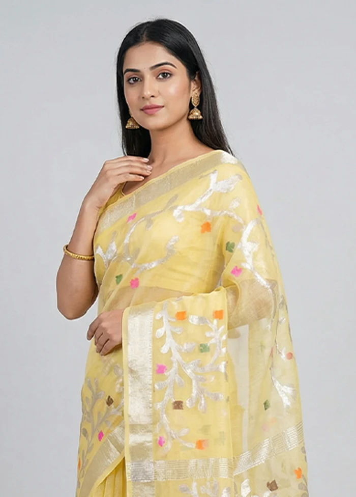 Cream Organza Saree With Blouse Piece - Image 2
