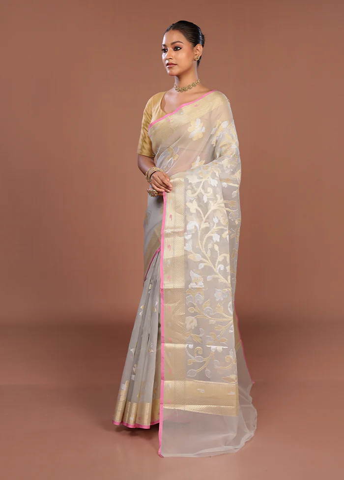 Cream Organza Saree With Blouse Piece - Image 4