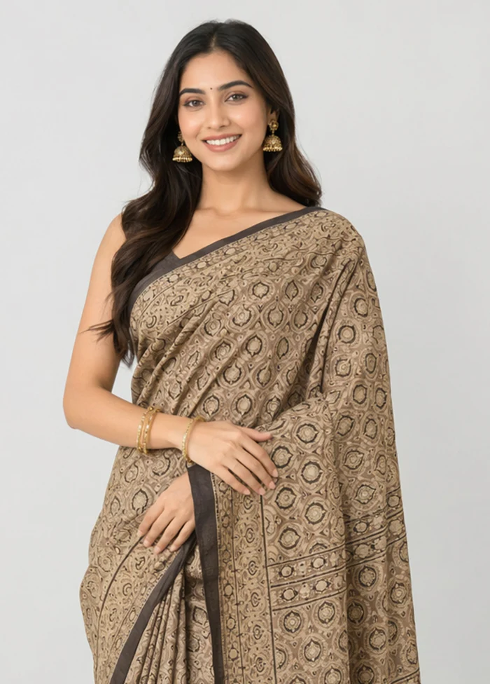 Cream Printed Pure Silk Saree Without Blouse Piece - Image 2