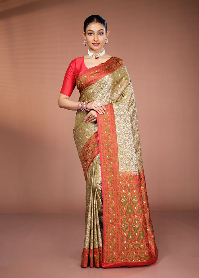 Cream Tanchoi Silk Saree With Blouse Piece - Image 2