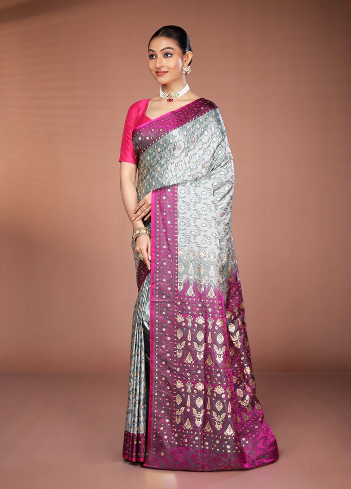 Cream Tanchoi Silk Saree With Blouse Piece - Image 4
