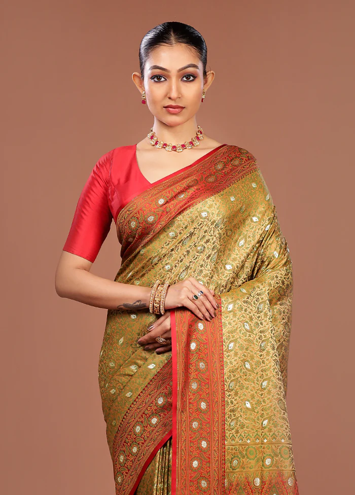 Cream Tanchoi Silk Saree With Blouse Piece