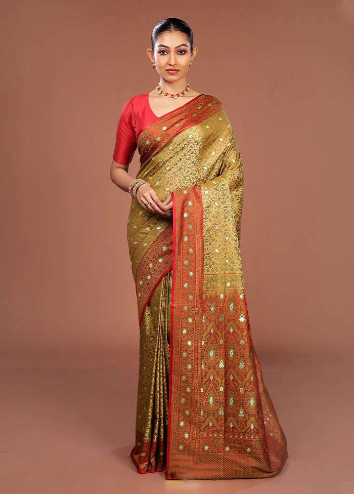 Cream Tanchoi Silk Saree With Blouse Piece - Image 2