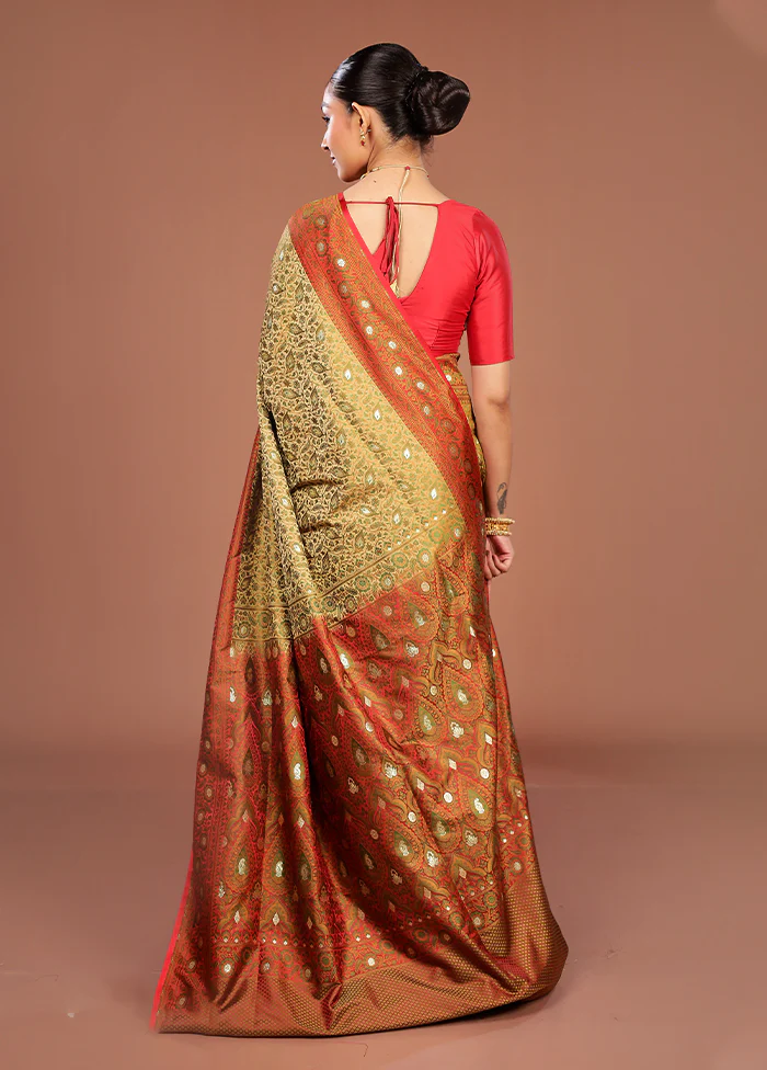 Cream Tanchoi Silk Saree With Blouse Piece - Image 3