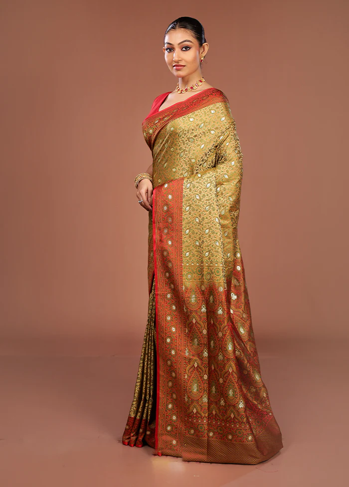 Cream Tanchoi Silk Saree With Blouse Piece - Image 4