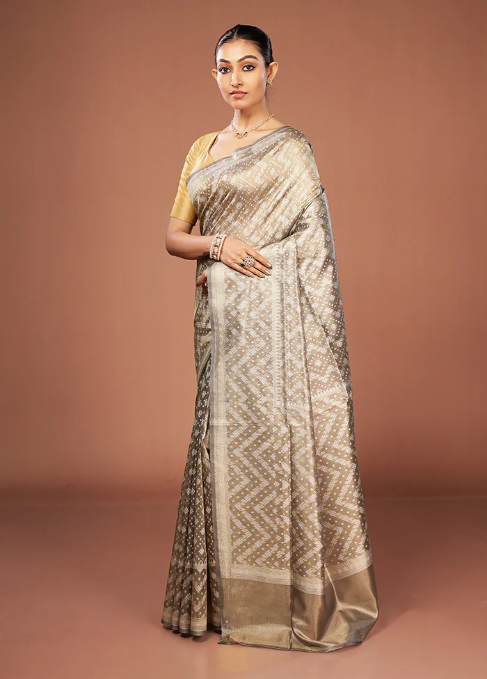 Cream Tissue Silk Saree With Blouse Piece - Image 4