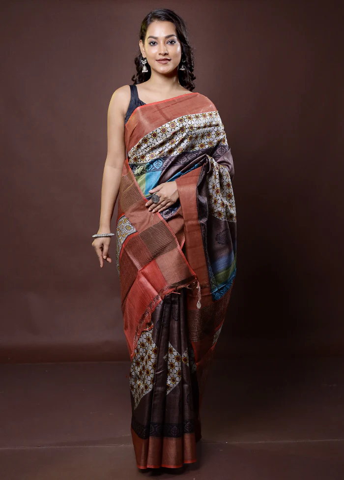 Cream Tussar Silk Saree With Blouse Piece - Image 2