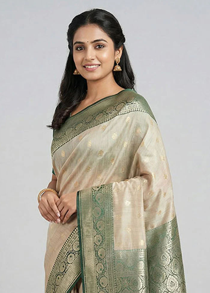 Cream Tussar Silk Saree With Blouse Piece - Image 2