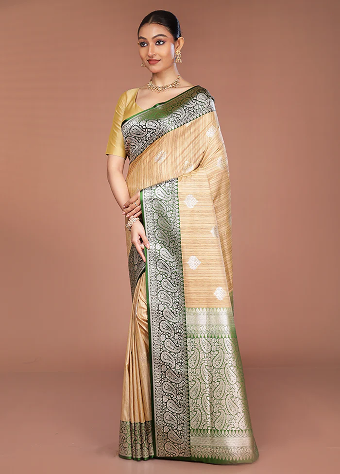 Cream Tussar Silk Saree With Blouse Piece - Image 4