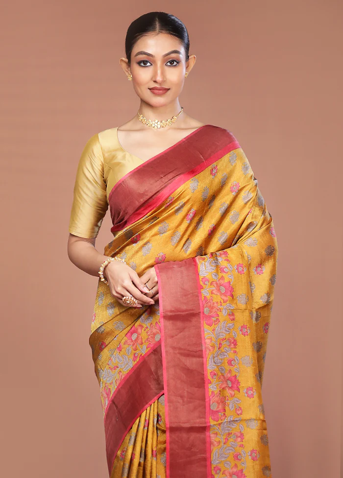 Cream Tussar Silk Saree With Blouse Piece