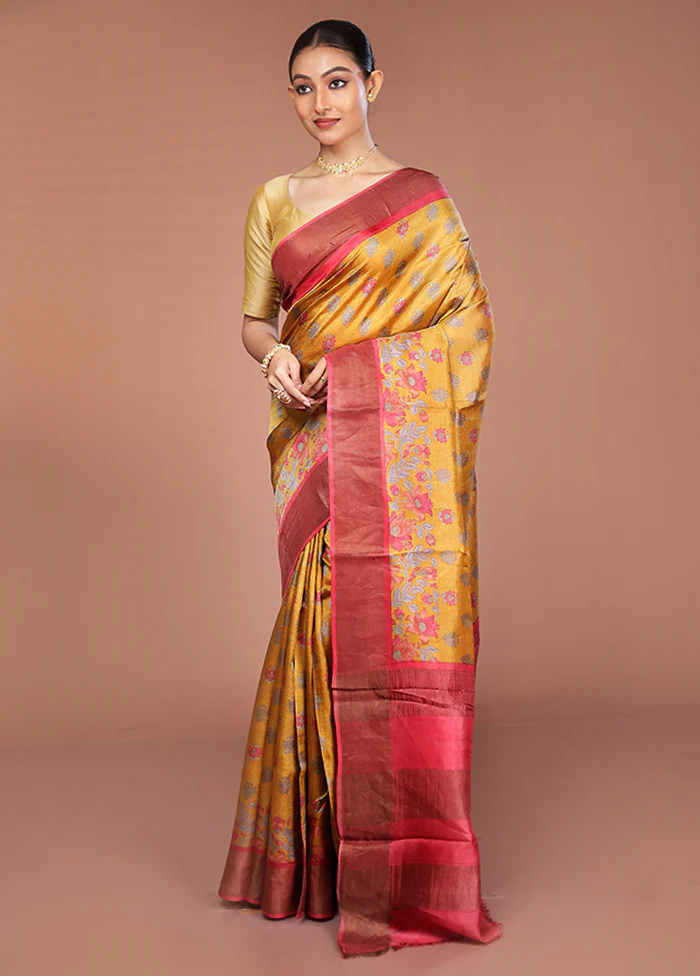 Cream Tussar Silk Saree With Blouse Piece - Image 4