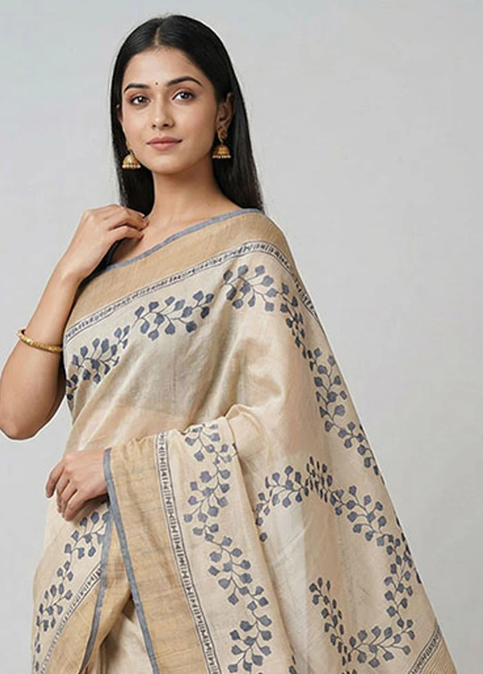Cream Tussar Silk Saree With Blouse Piece - Image 2