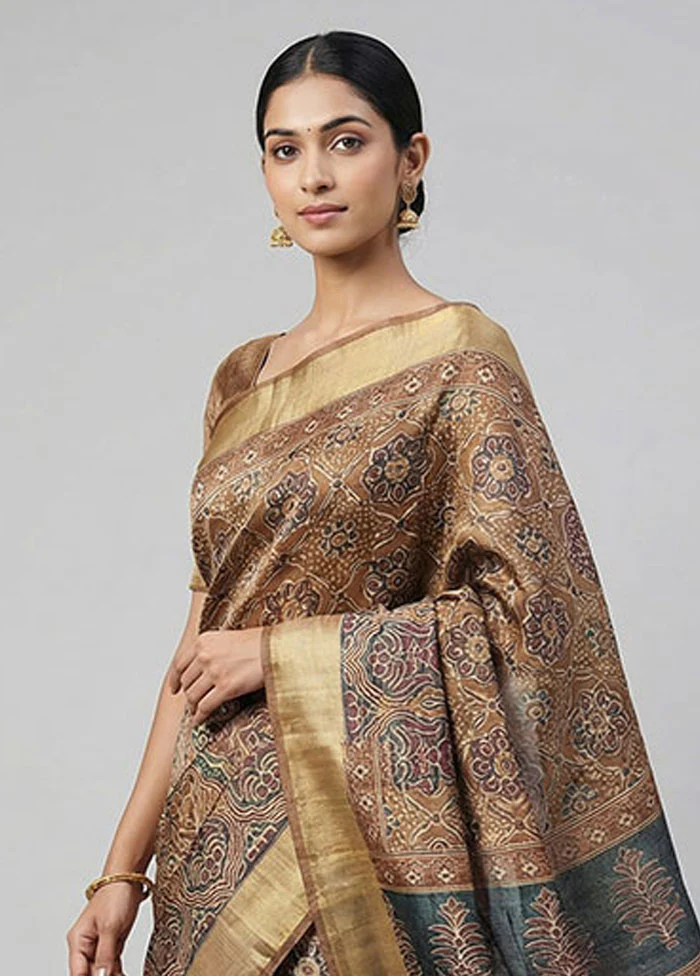 Cream Tussar Silk Saree With Blouse Piece - Image 2