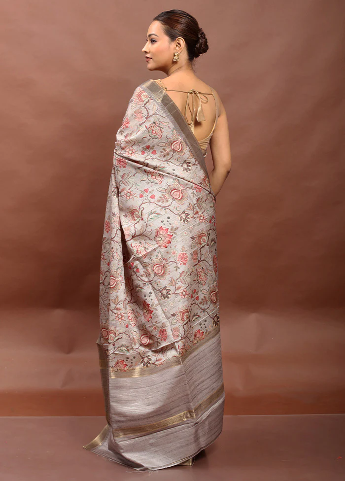 Cream Tussar Silk Saree With Blouse Piece - Image 3