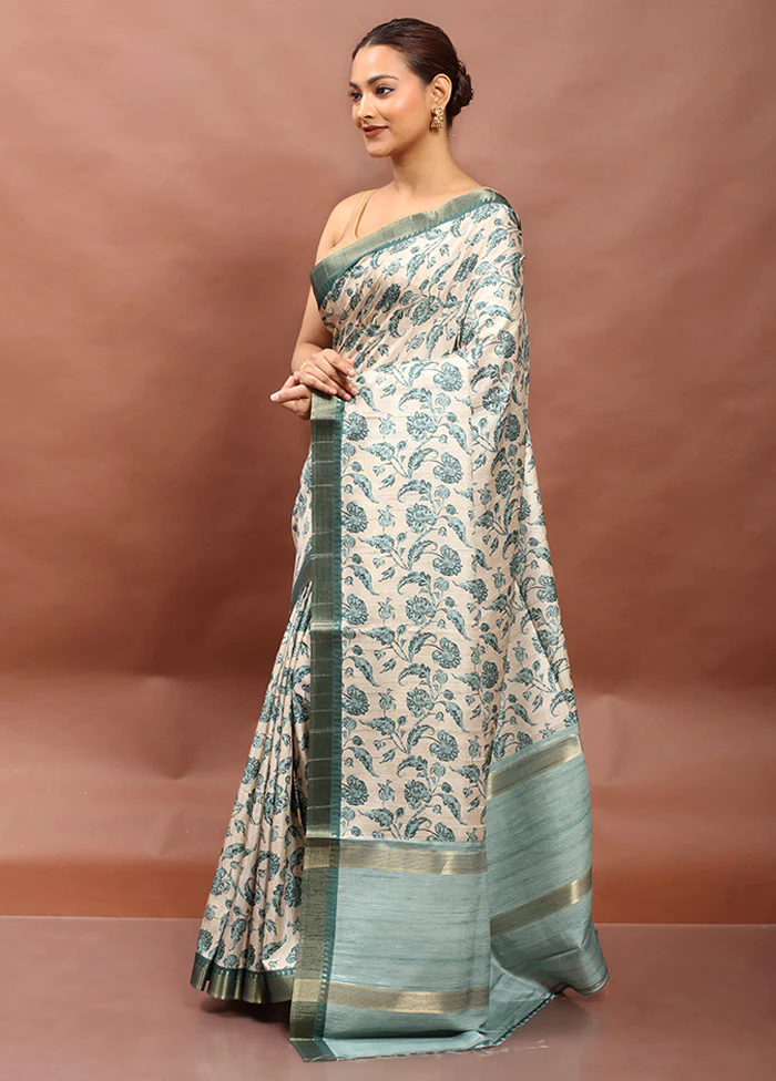 Cream Tussar Silk Saree With Blouse Piece - Image 4