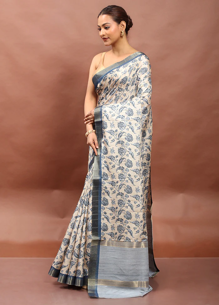 Cream Tussar Silk Saree With Blouse Piece - Image 4