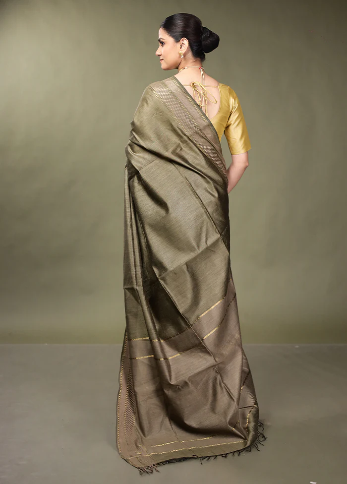 Cream Tussar Silk Saree With Blouse Piece - Image 3
