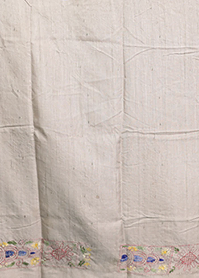 Cream Tussar Silk Saree With Blouse Piece - Image 5