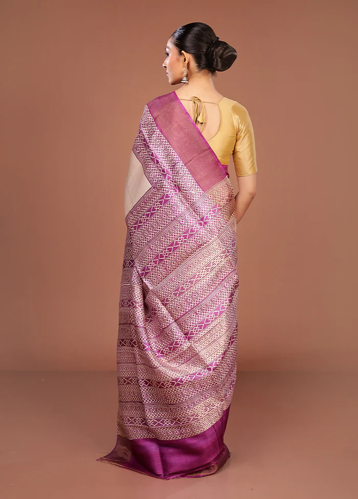 Cream Tussar Silk Saree With Blouse Piece - Image 3