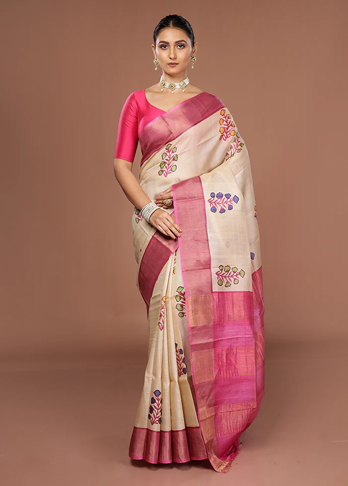Cream Tussar Silk Saree With Blouse Piece - Image 2