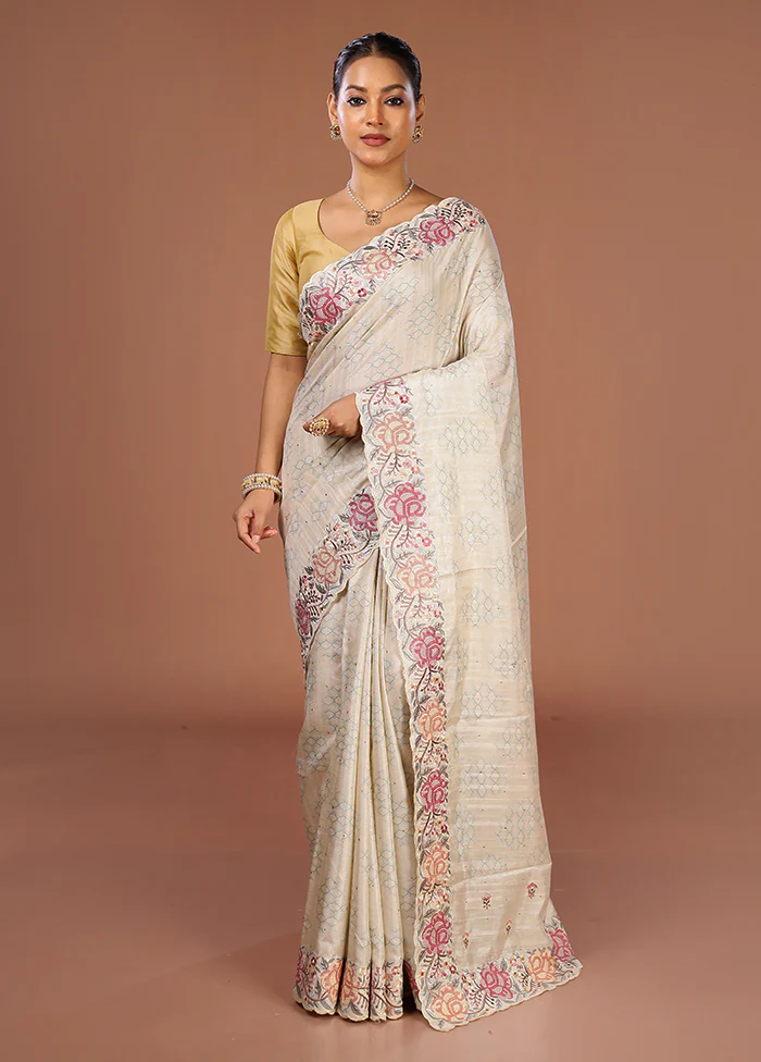 Cream Tussar Silk Saree With Blouse Piece - Image 2