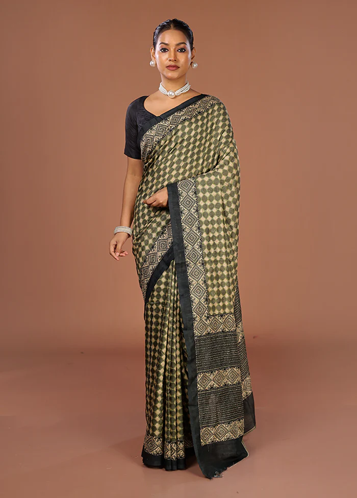 Cream Tussar Silk Saree With Blouse Piece - Image 2