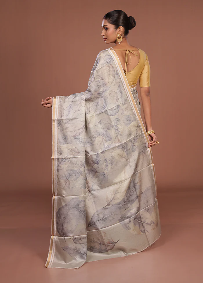 Cream Tussar Silk Saree With Blouse Piece - Image 3