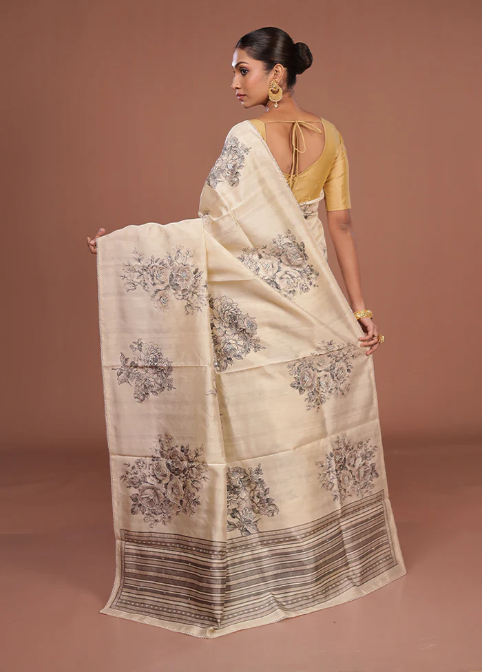 Cream Tussar Silk Saree With Blouse Piece - Image 3