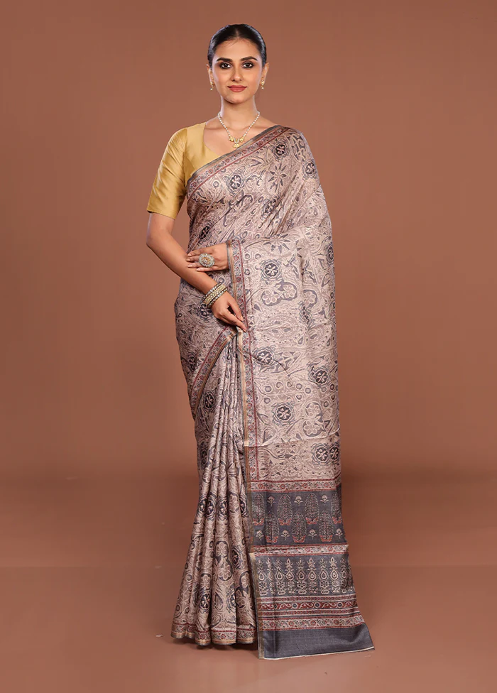 Cream Tussar Silk Saree With Blouse Piece - Image 2